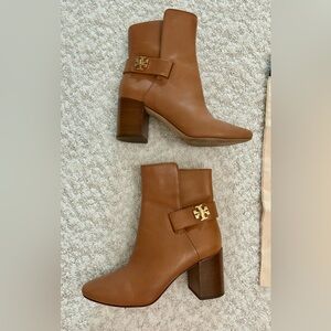 Tory Burch Tan Kira Leather Ankle Boots Size 8 with Dust Bag.